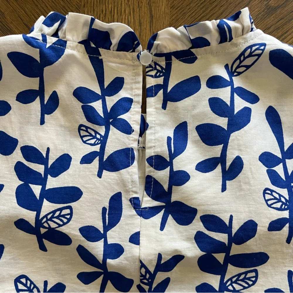 Blue and white mod floral ruffle neck top - Picture 6 of 12